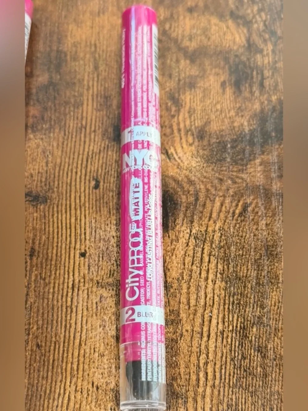 NYC RIVERSIDE RUBY Matte Lip Crayon - Vibrant Fuchsia